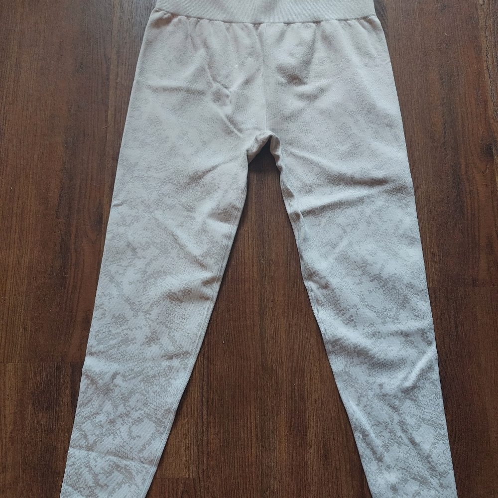 HM leggings